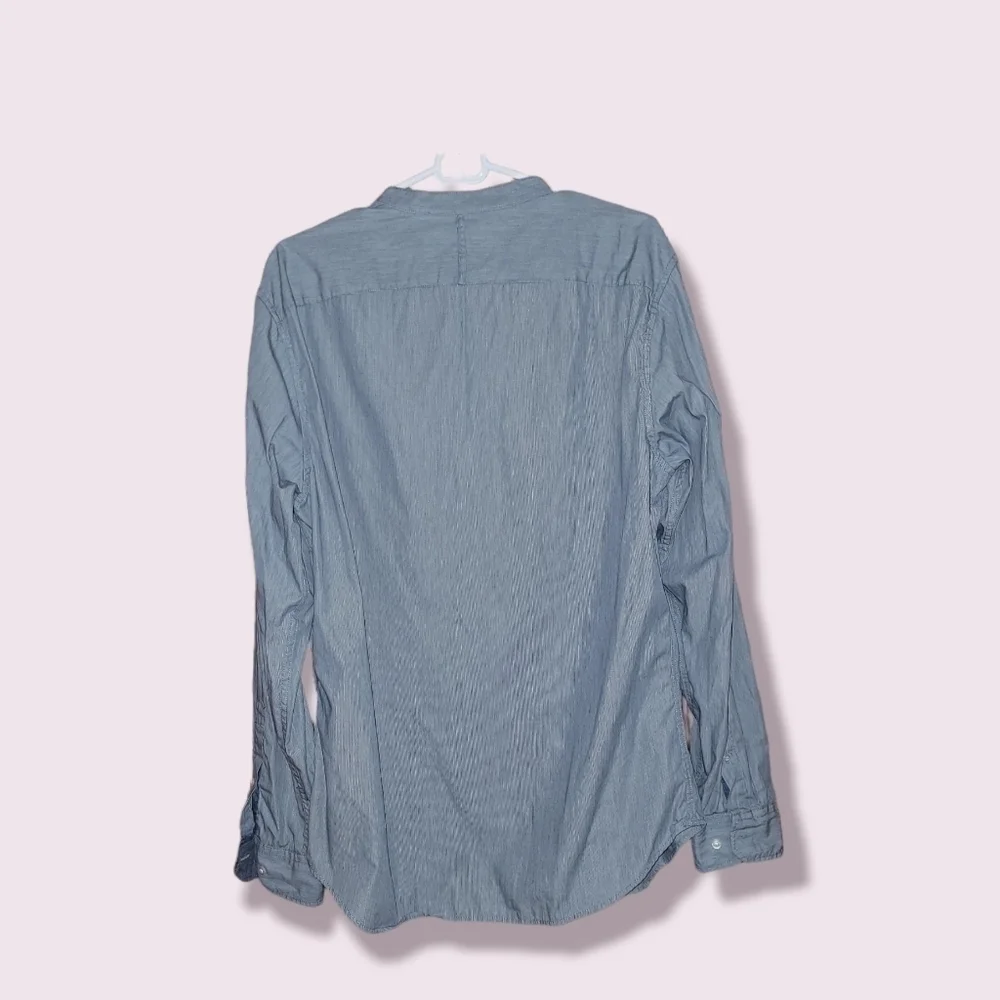 Banana Republic Men's Size Large Button Up Shirt